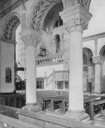 Michaeliskirche, interior com o coro de anjos (foto a p/b) de Photographer German