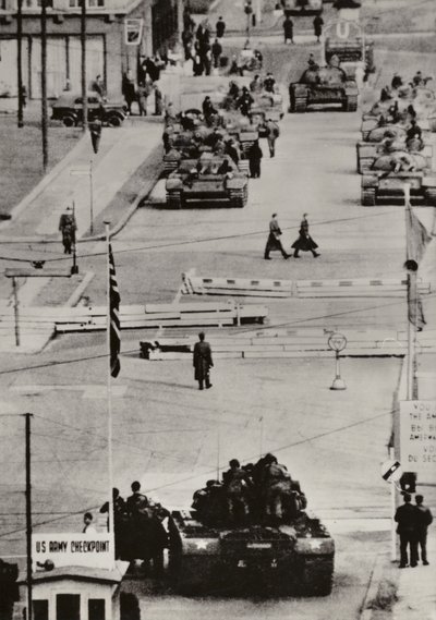 Outubro 1961, Berlin Friedrichstrasse (foto a p/b) de Photographer German