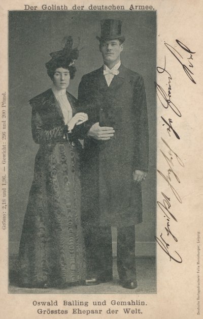Oswald Balling e sua esposa, o casal mais alto do mundo (foto a p/b) de Photographer German