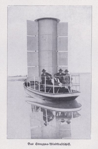 Struzyna, barco movido a vento usando um rotor Flettner (foto a p/b) de Photographer German