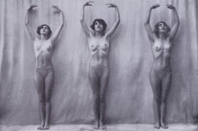 O corpo belo, cultura física para mulheres (fotografia a preto e branco) de Photographer German