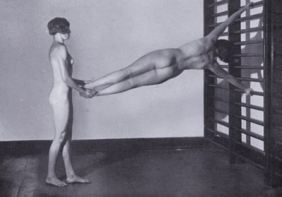 The Body Beautiful, Physical Culture for Women (foto a p/b) de Photographer German