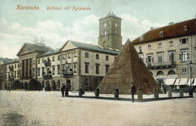 Prefeitura e Pirâmide, Karlsruhe, Alemanha (foto colorida) de Photographer German