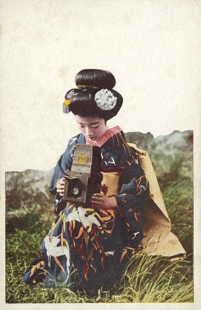 Mulher japonesa usando traje tradicional (foto colorida) de Photographer Japanese