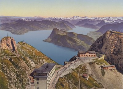 Pilatus-Kulm (2133m sm) Lago Lucerna e os Alpes (foto a cores) de Photographer Swiss