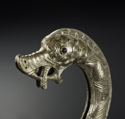 Capa de bainha da Ilha de São Niniano (prata e vidro) de Pictish