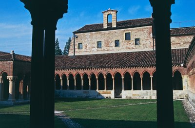 Cloister, Basílica de São Zeno (ou San Zeno Maggiore e San Zenone), Verona (Lista do Património Mundial da UNESCO, 2000), Veneto, Itália de Blaise Nicolas Le Sueur