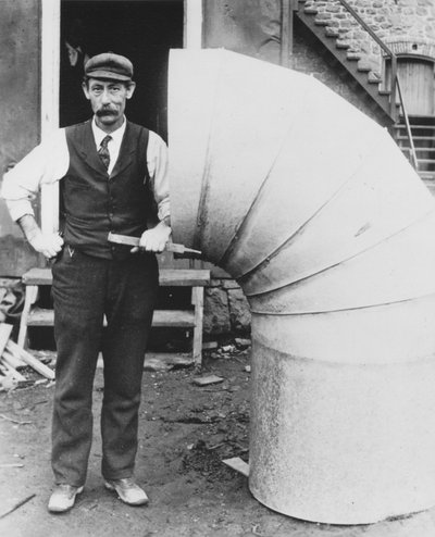 James Bright, latoeiro na Hagley Yard de Pierre A. Gentieu