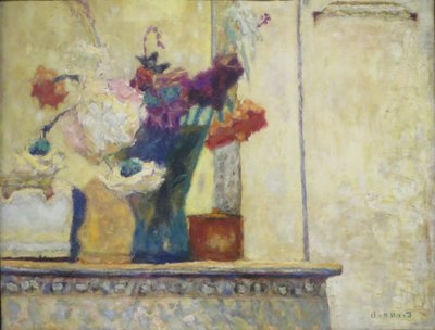 Flores numa cornija de lareira de Pierre Bonnard