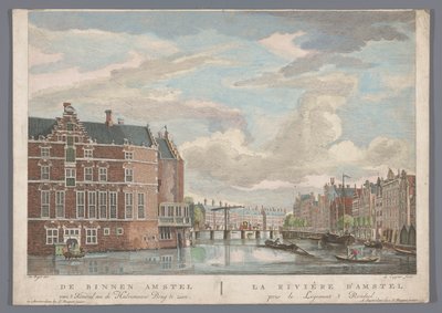 Vista do Halvemaansbrug sobre o Amstel em Amsterdã O Binnen Amstel van 