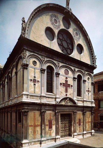 Fachada da Igreja de Santa Maria dos Milagres feita por Pietro Lombardo (1435-1515) 1481-1489 Veneza, Itália de Pietro Lombardo