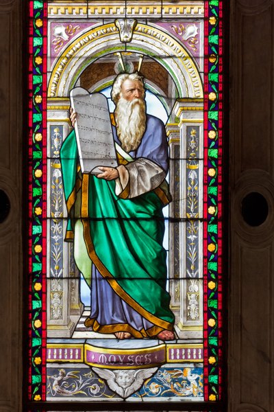 Génova, Duomo (Catedral de São Lourenço), a Capela de São João Baptista: vitrais de Pompeo Bertini de Pompeo Bertini