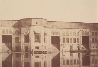[Residência de verão Qasr do Xá, Emarat-e xoruji, Teerã, Irã], décadas de 1840-60. de Possibly by Luigi Pesce.