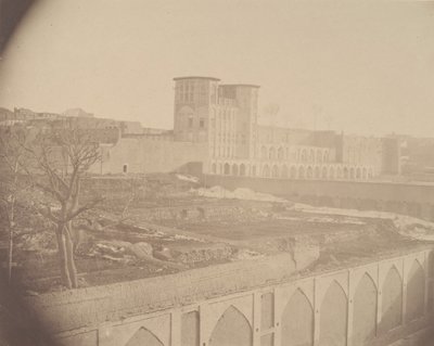 [Vista de Kermanshah, Capital do Curdistão], 1840-60s. de Possibly by Luigi Pesce.