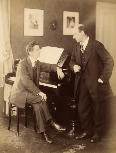 Alexander Zemlinsky e Arnold Schönberg em Praga, 1917. de Prague . Photo studio Schlosser and