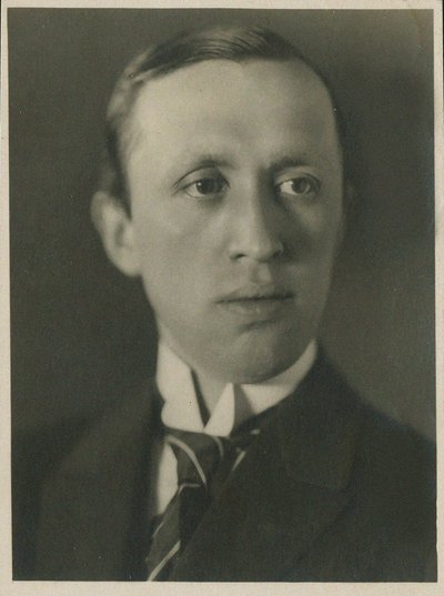 Retrato de Karel Capek 1890-1938, 1930. de Prague . Photo studio Vanek