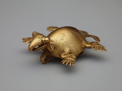 Sino pendente: tartaruga, 800-1200 (ouro) de Pre Columbian Pre Columbian