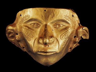 Máscara pré-colombiana do Parque Arqueológico do Tierradentro, Alto de San Andrés, na Colômbia (ouro) de Pre Columbian Pre Columbian