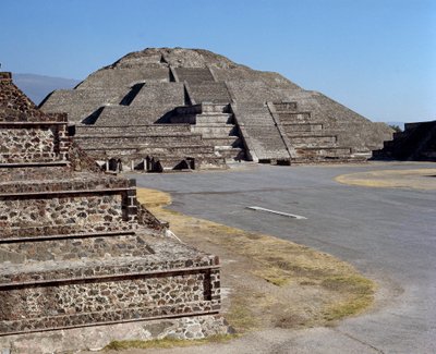 Pirâmide da Lua de Pre Columbian Pre Columbian