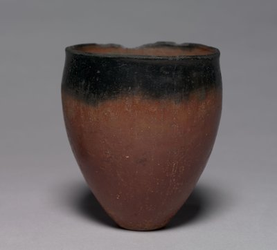 Copo com tampa preta, 4500-3000 aC de Predynastic Period Egyptian