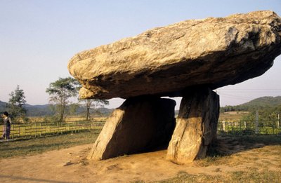 Dolmen para Kanghwa, na Coreia do Sul. de Prehistoric Prehistoric