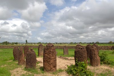 Pré-história: Círculo megalítico de pedras de Wassu, Gâmbia (foto) de Prehistoric Prehistoric