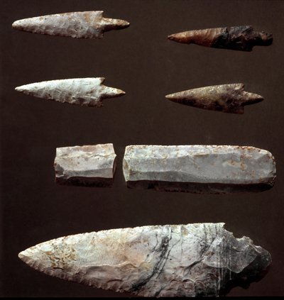 Pré-história: pontas de seta e sílex da necrópole de Cantalupo-Mandela (Cantalupo Mandela), Lazio. Idade do Cobre. Eneolítico. 2200 AC. Roma, Museo Nazionale Preistorico Etnografico Luigi Pigorini. de Prehistoric Prehistoric