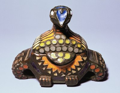 Caixa de pombos das oficinas Talashkino, c.1908 (bronze e esmalte) de Princess Maria Tenisheva