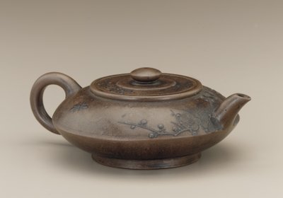 Bule com marca falsa de Gong Chun, Yixing, província de Jiangsu (grés não vidrado) de Qing Dynasty Chinese School