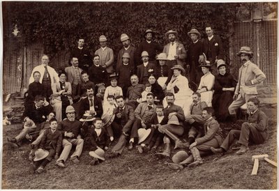 Grupo de piquenique na casa de campo do Sr. Peliti, Mashobra de Raja Deen Dayal