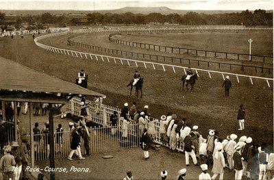 The Race-Course, Poona, c.1900-30 (foto sépia) de Raphael Tuck and Sons