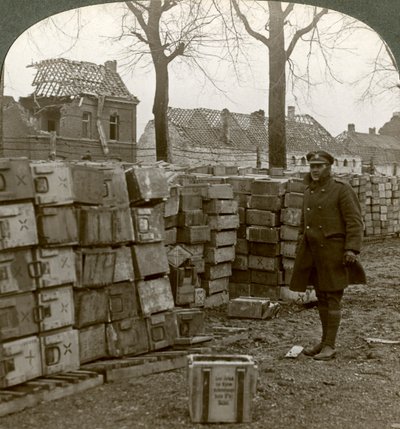 Munições alemãs abandonadas perto de Cambrai, Primeira Guerra Mundial, 1914-1918. de Realistic Travels Publishers
