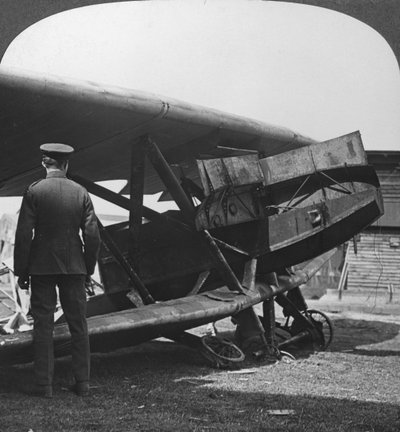 Avião alemão blindado usado para atacar as trincheiras aliadas, Primeira Guerra Mundial, c1914-c1918 de Realistic Travels Publishers