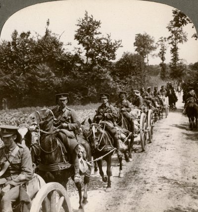Trazendo munição de reserva, Primeira Guerra Mundial, 1914-1918. de Realistic Travels Publishers
