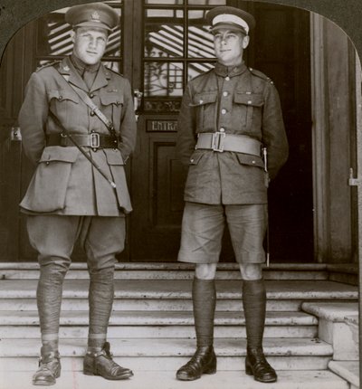 Capitão MacDougall, DSO e Cadet Mullin, dois VCs canadenses, Primeira Guerra Mundial, 1914-1918 de Realistic Travels Publishers