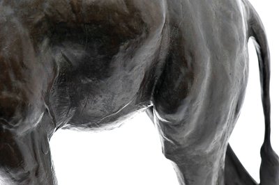 Grande girafa com cabeça abaixada, modelado em 1909-10, fundido antes de 1913 (bronze) (ver também 3084917-43) de Rembrandt Bugatti
