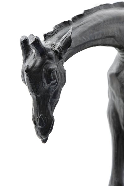 Grande girafa com cabeça abaixada, modelado em 1909-10, fundido antes de 1913 (bronze) (ver também 3084917-43) de Rembrandt Bugatti