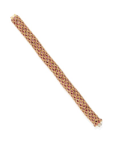 Uma das três pulseiras &39;Honeycomb&39; de Rene Boivin
