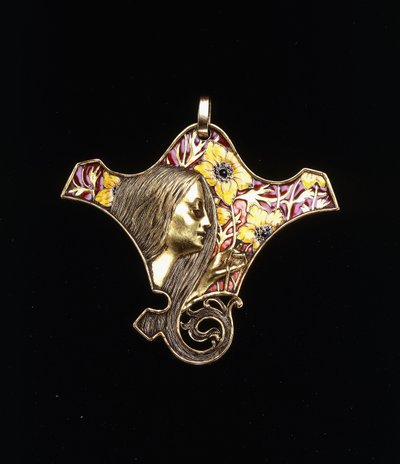 Um pingente representando uma jovem donzela de Rene Jules Lalique