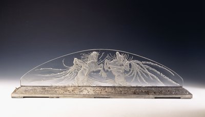 Dois Cavaliers; uma rara luminária de vidro de Rene Jules Lalique