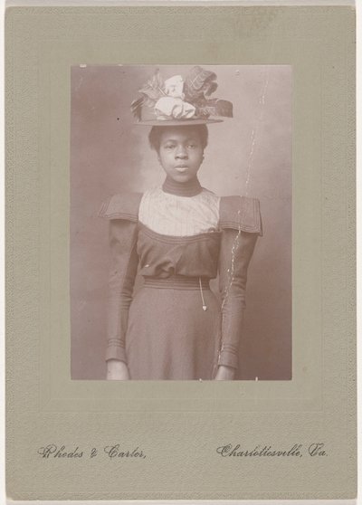 Retrato de uma mulher,c. 1910 (foto) de Rhodes & Carter