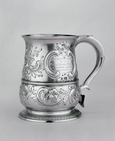 Caneca manipulada, 1740-41, perseguida e gravada c.1845 (prata) de Richard and Cooke, Thomas Gurney
