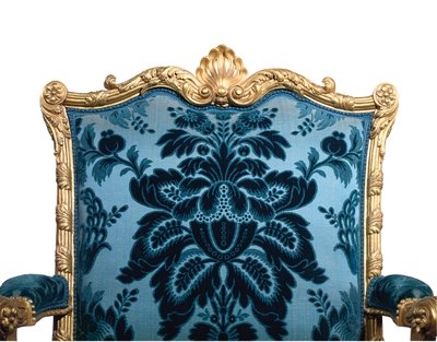 Um de um par de poltronas giltwood George III de Robert Adam