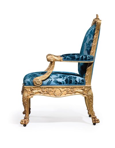 Um de um par de poltronas giltwood George III de Robert Adam