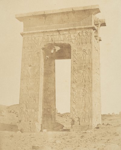 Portão de Ptolomeu Philomeder, B.C. 180, Karnac, c. 1856. de Robert Murray.