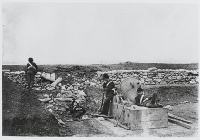 Um dia calmo na bateria de morteiro, Crimeia de Roger Fenton