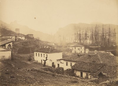 Balaklava, olhando para o mar. de Roger Fenton
