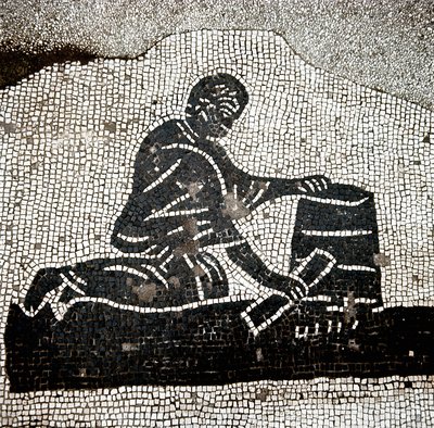Um trabalhador a encher um alqueire (mosaico de Roman