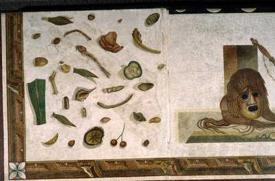 "Asarotos" (Floor unswept) Fragmentos de mosaico assinado por Harakliton de Roma, século II d.C., Roma de Roman