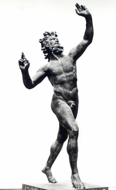 Dancing Faun, da Casa do Faun, Pompeia (bronze) (foto a p/b) de Roman